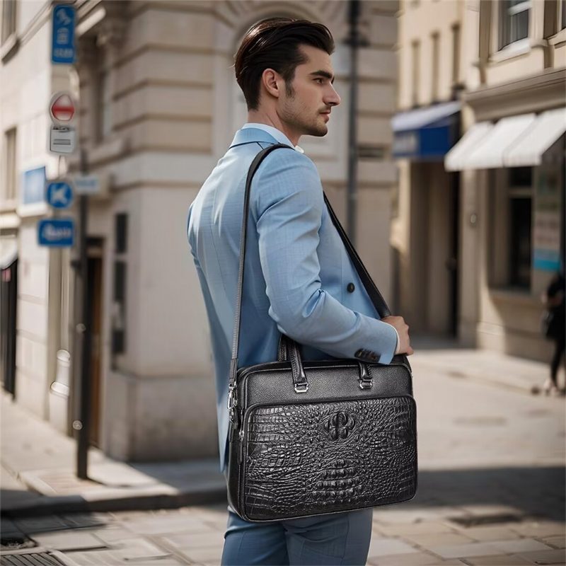 Axelväskor För Män Pinnacle Prestige Alligator Tote - Svart