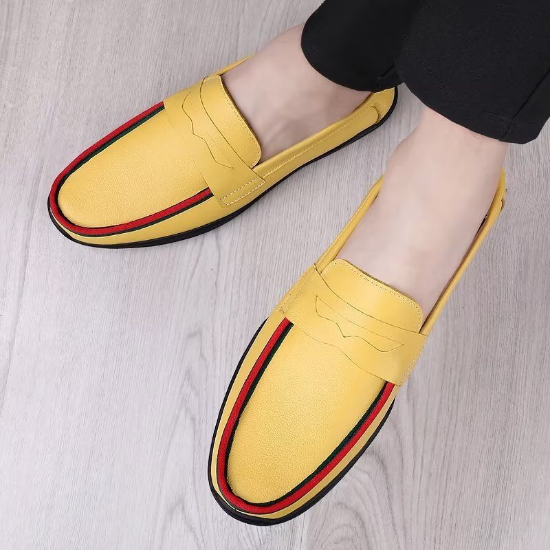 Fritidsskor För Män Eleganta Pu Slip-on Loafers Med Metallmode - Gul