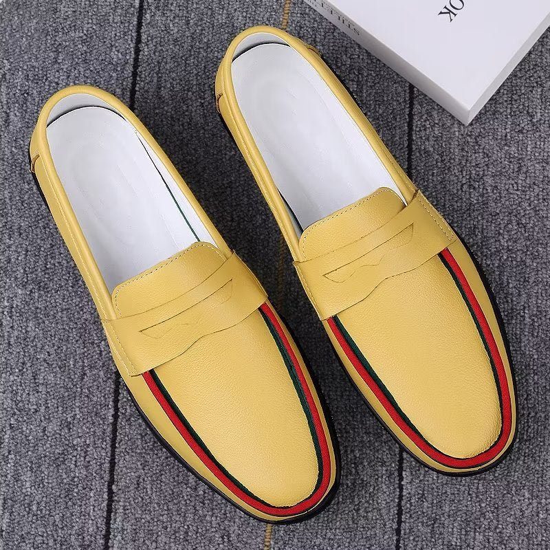 Fritidsskor För Män Eleganta Pu Slip-on Loafers Med Metallmode - Gul