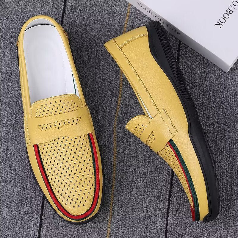 Fritidsskor För Män Eleganta Pu Slip-on Loafers Med Metallmode - Gult Hål